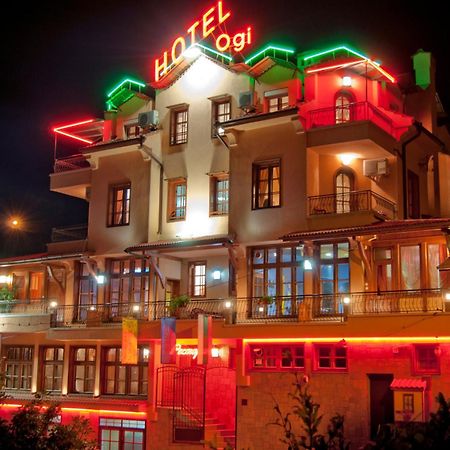 Family Hotel Ogi アセノヴグラト エクステリア 写真