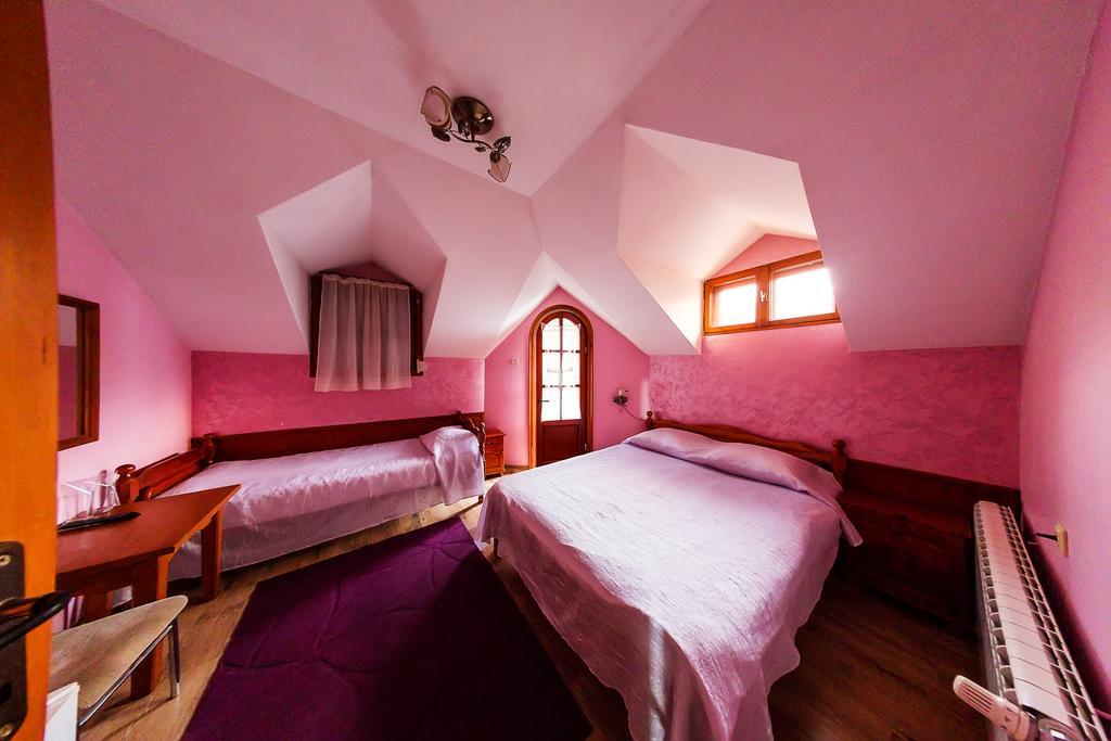 Family Hotel Ogi アセノヴグラト エクステリア 写真